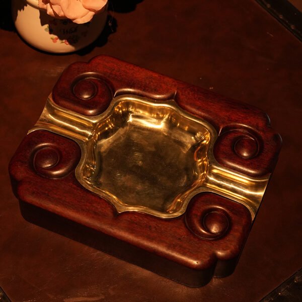 Zitan Nimbus Ashtray Elevate Your Cigar Ritual with Timeless Craftsmanship - Image 2