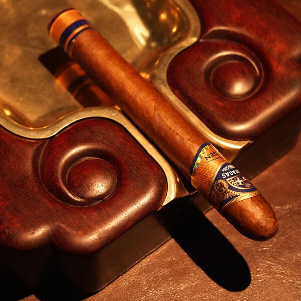 Zitan Nimbus Ashtray Elevate Your Cigar Ritual with Timeless Craftsmanship - Image 4