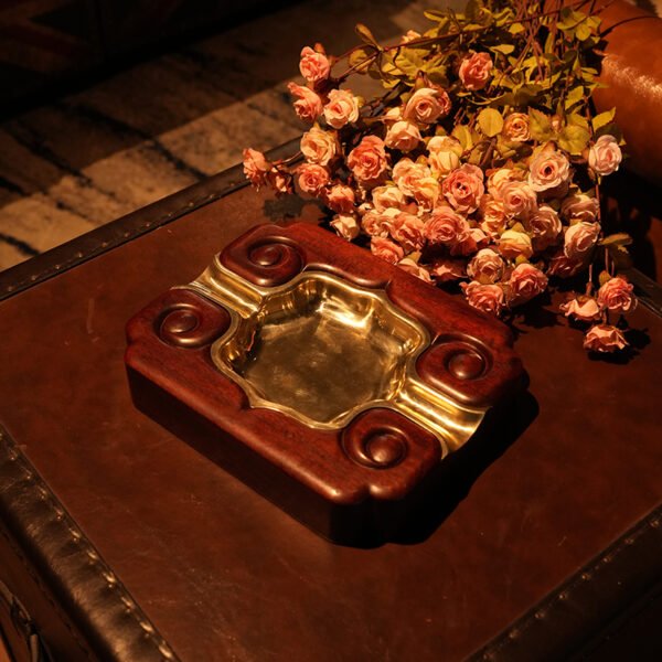 Zitan Nimbus Ashtray Elevate Your Cigar Ritual with Timeless Craftsmanship - Image 5