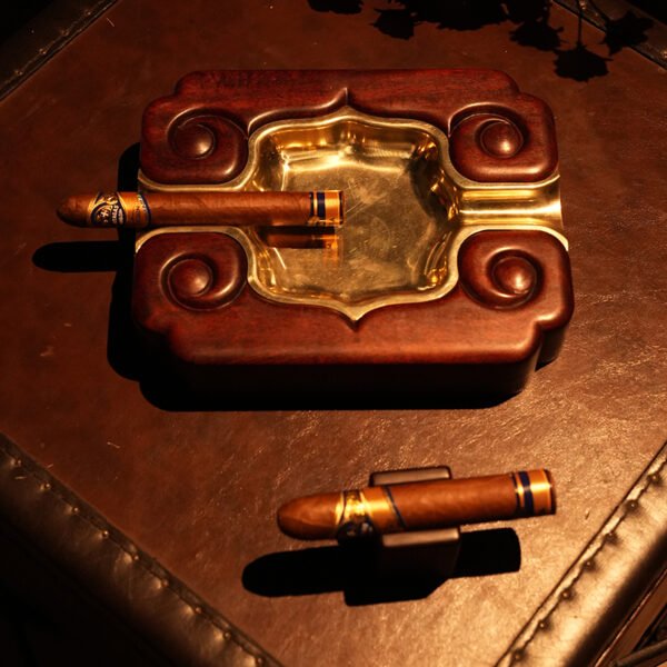 Zitan Nimbus Ashtray Elevate Your Cigar Ritual with Timeless Craftsmanship - Image 8